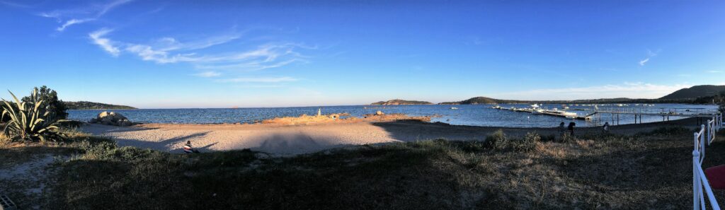 La plage de Pinarello en soirée